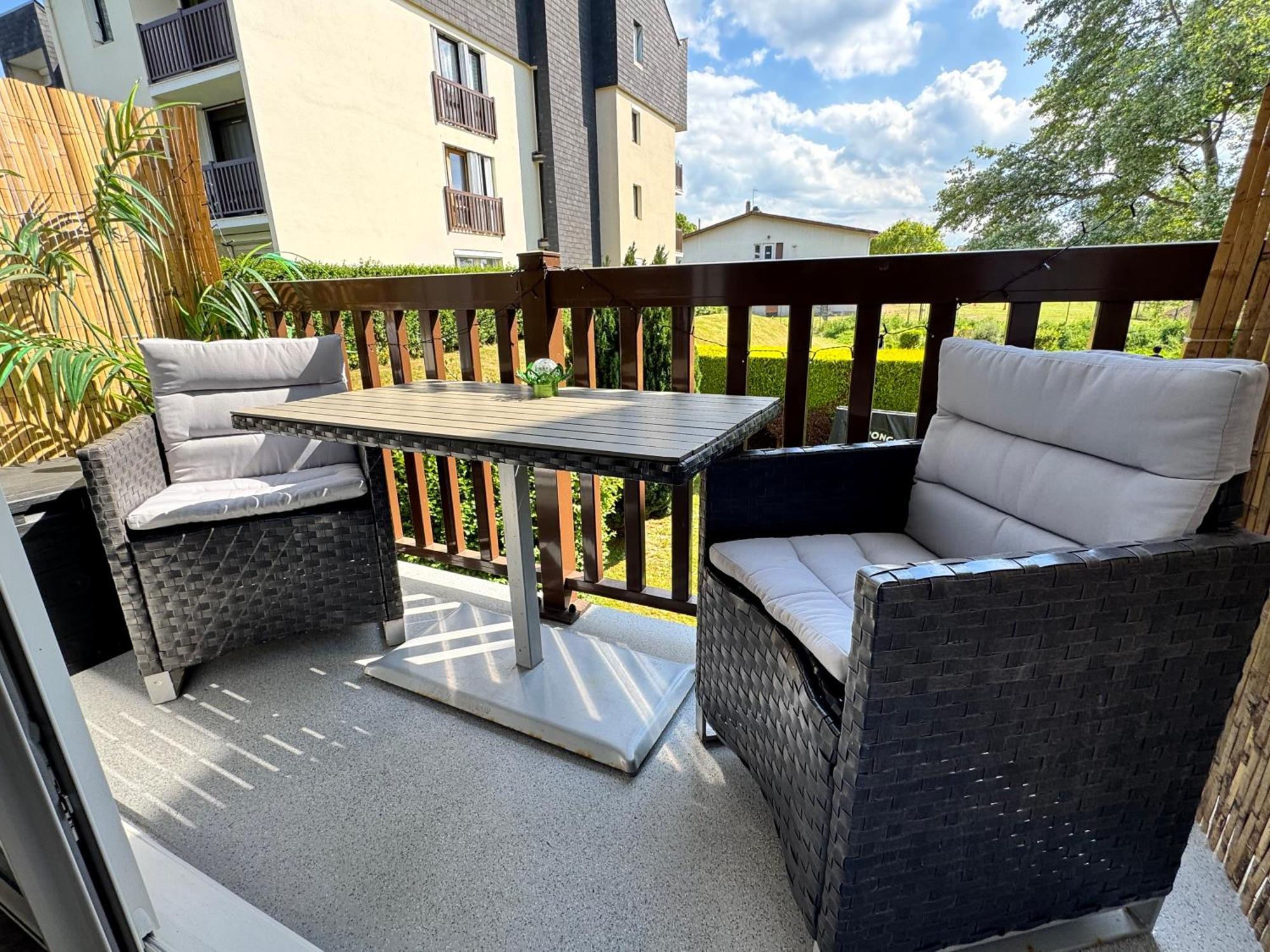 Studio La Petite Oasis- Ideal Couple - Calme - Balcon Sud - Lumineux - 10Min Du Centre & Plage - Proche Centre Juno Beach - Wifi กูร์เซิล-โซร์-แม ภายนอก รูปภาพ
